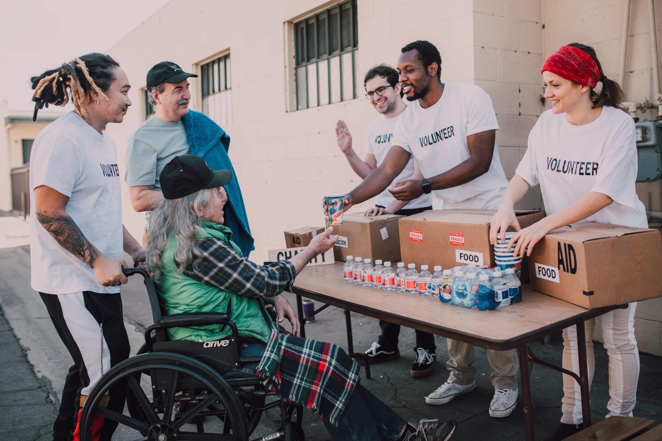 Volunteers handing out food
